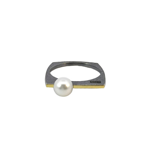 Silver and pearl ring