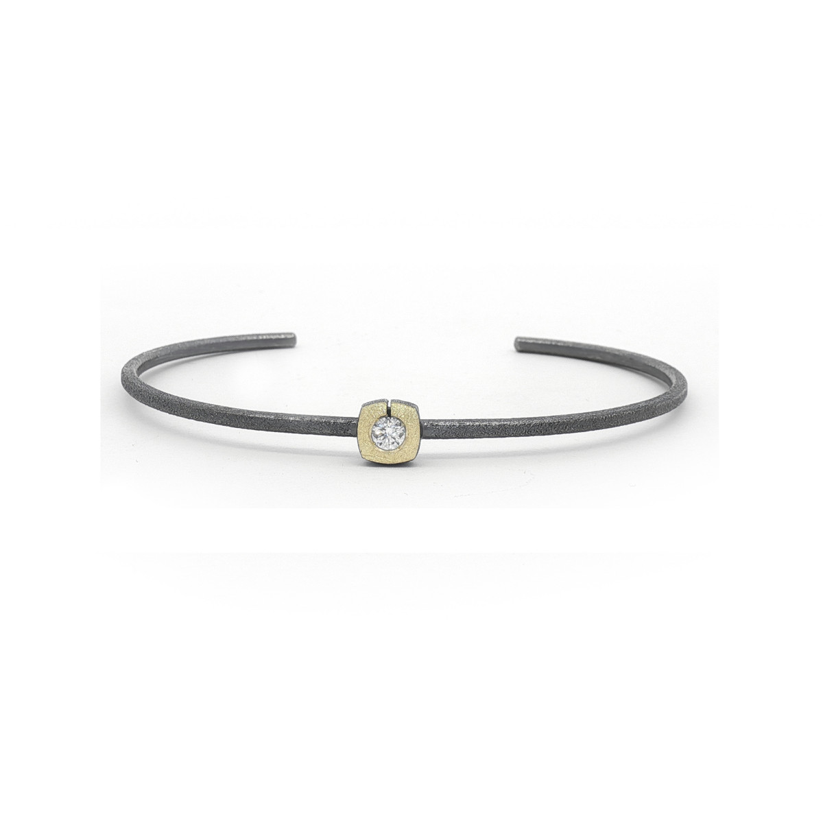 Silver, gold and diamond bracelet lab