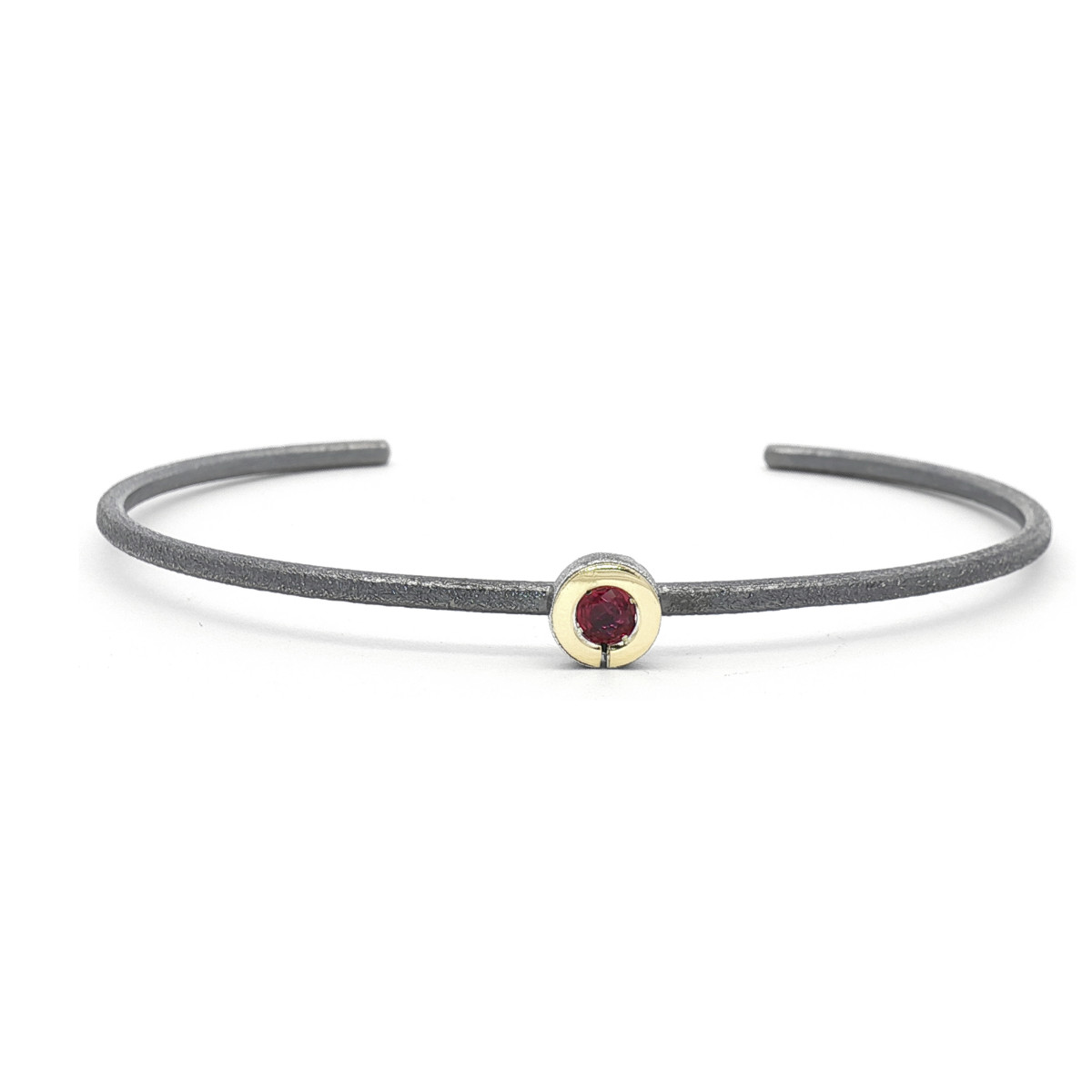 Polsera de plata, or i rubí natural