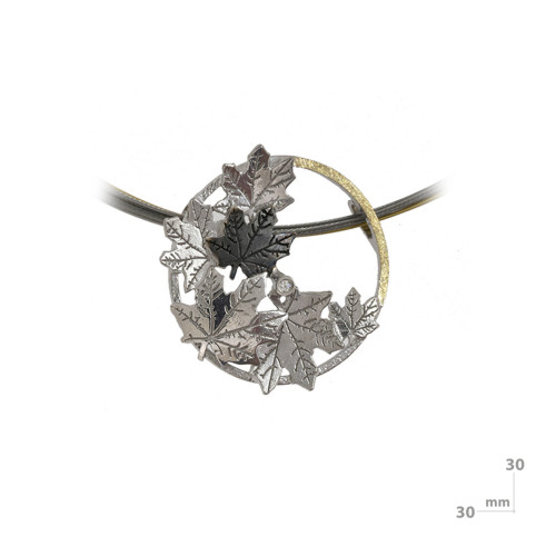 Penjoll fabricat en plata, or de 18k i brillant