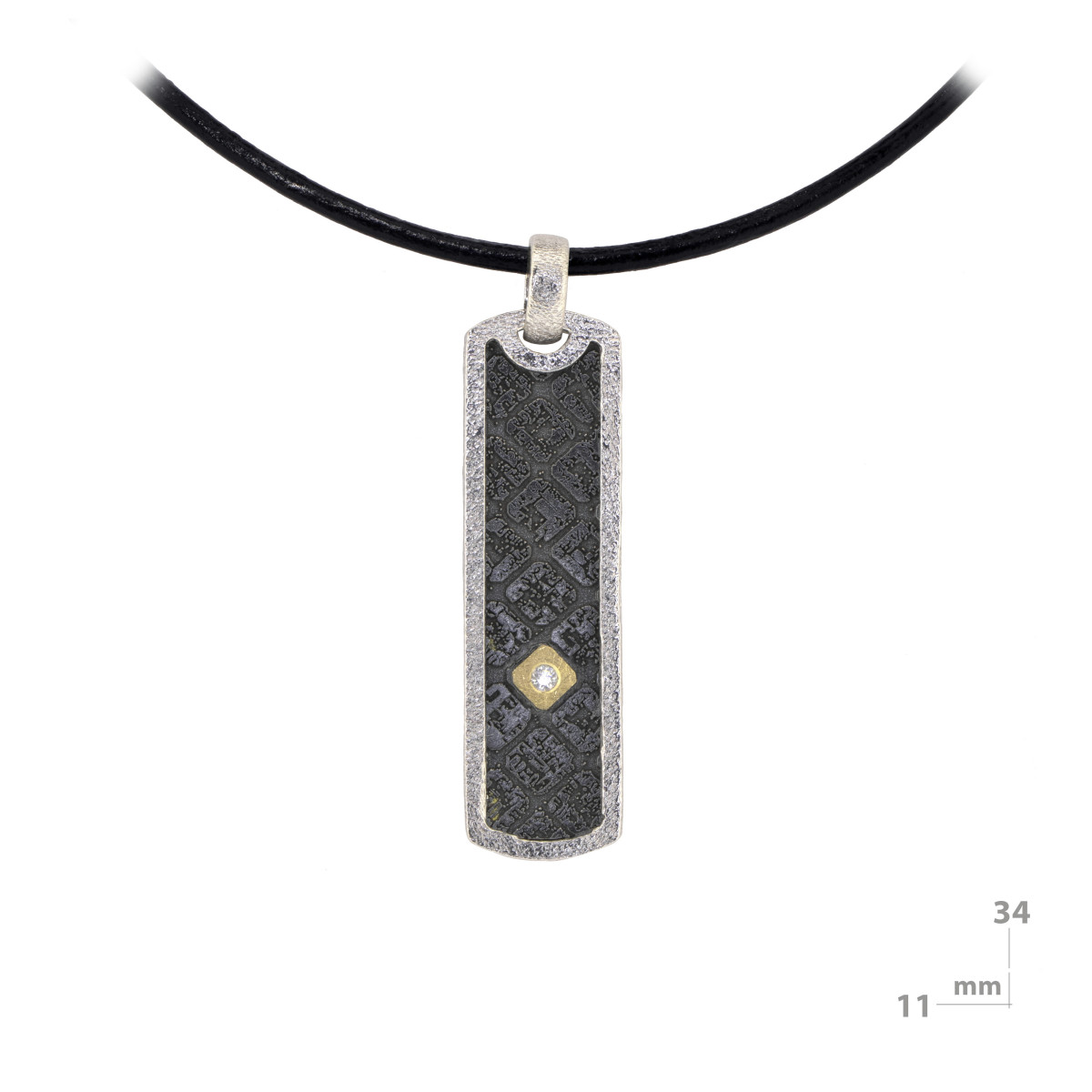 Pendant made of silver, gold and shiny.