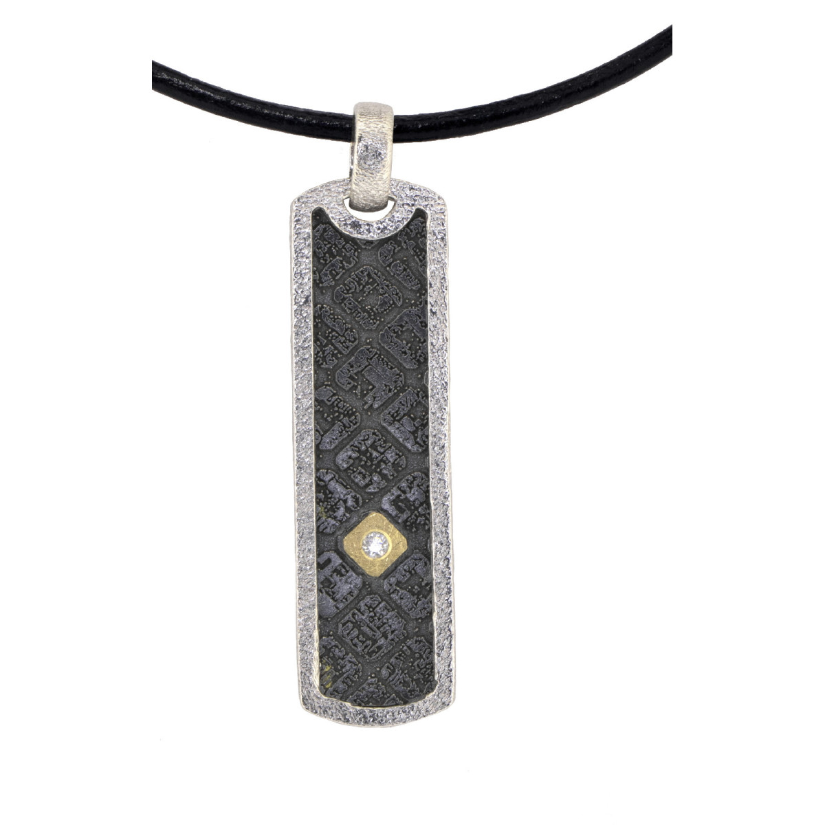 Pendant made of silver, gold and shiny.