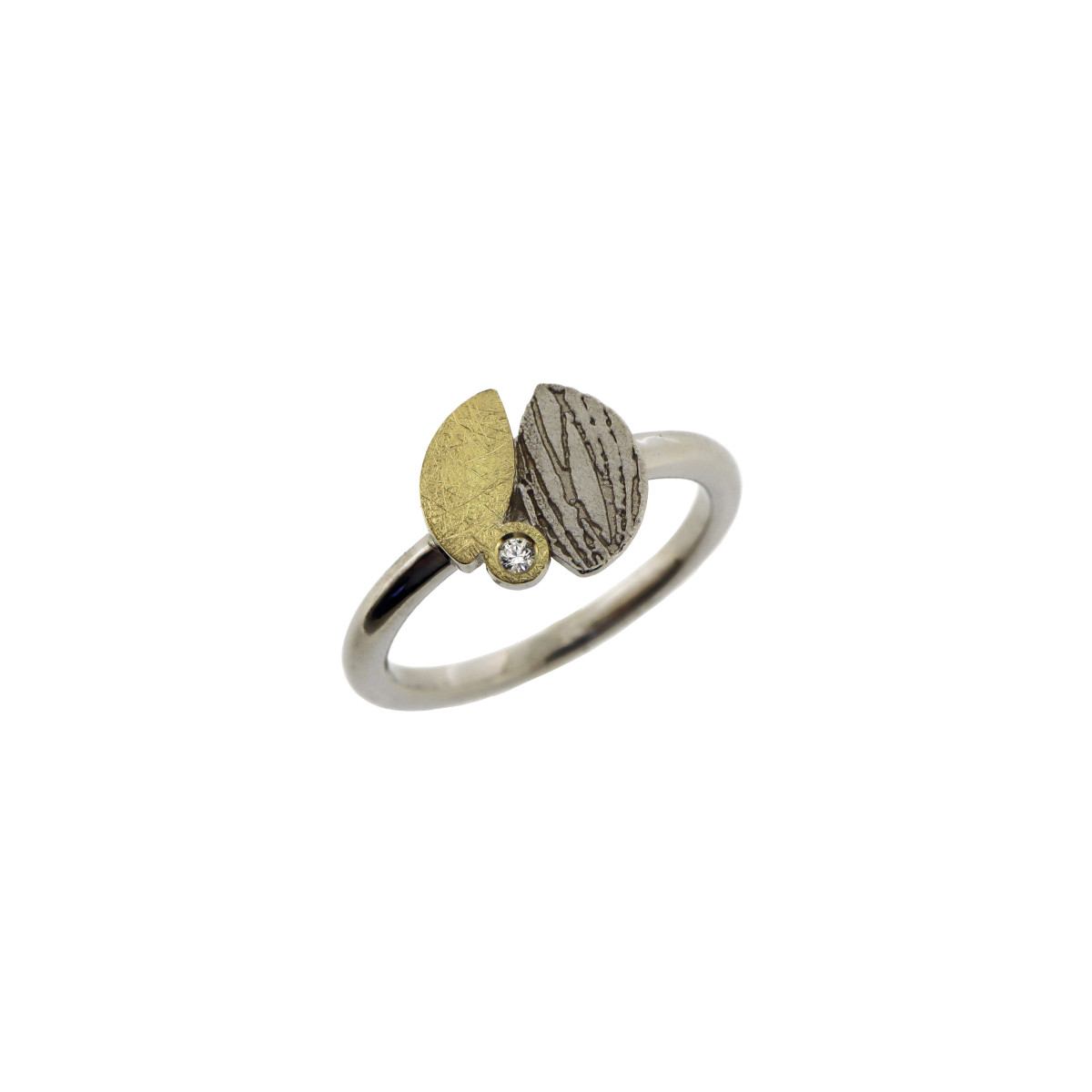 Ring in silver, gold and brilliant