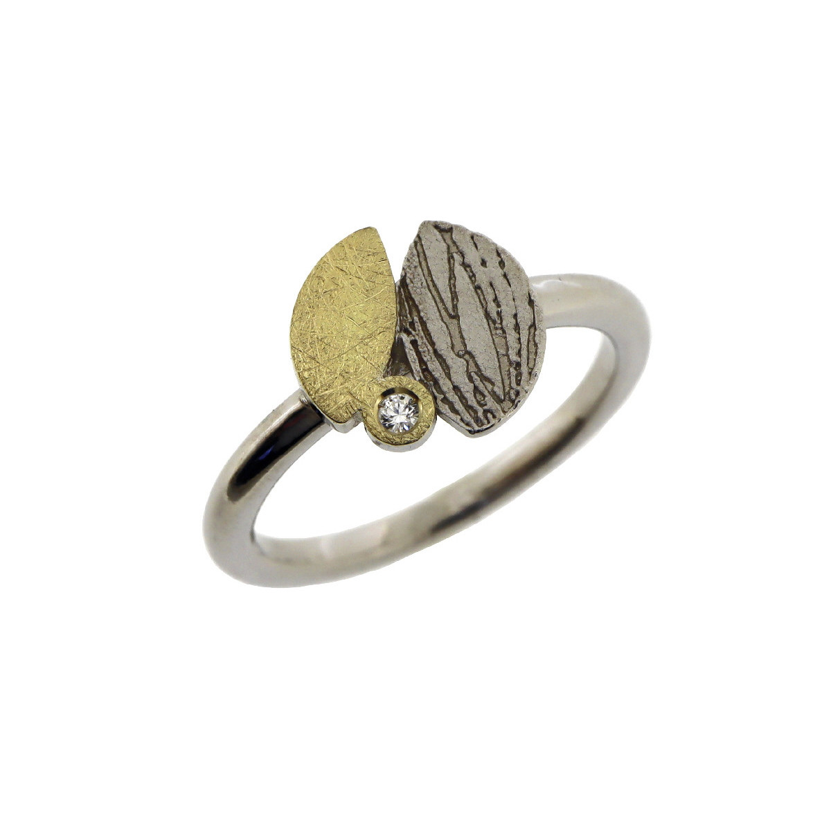 Ring in silver, gold and brilliant