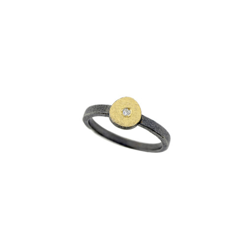 Anillo de plata oxidada, or y brillante