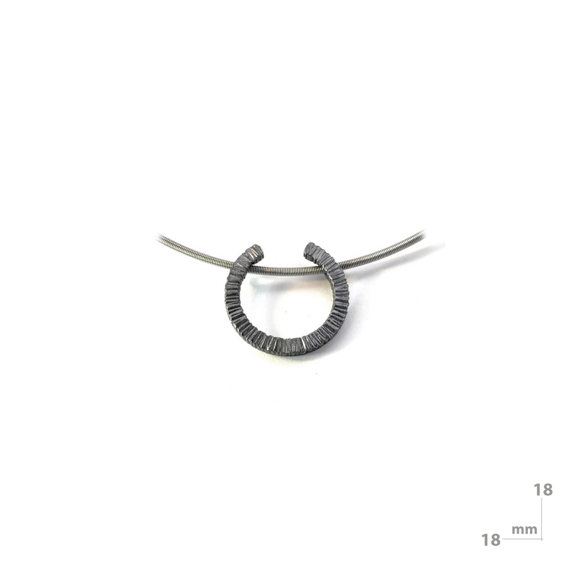 Colgante de plata negra
