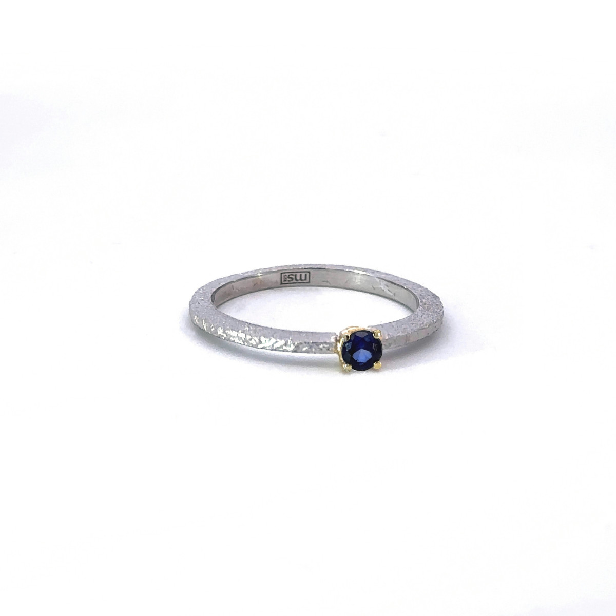 Anillo de plata, oro y zafiro