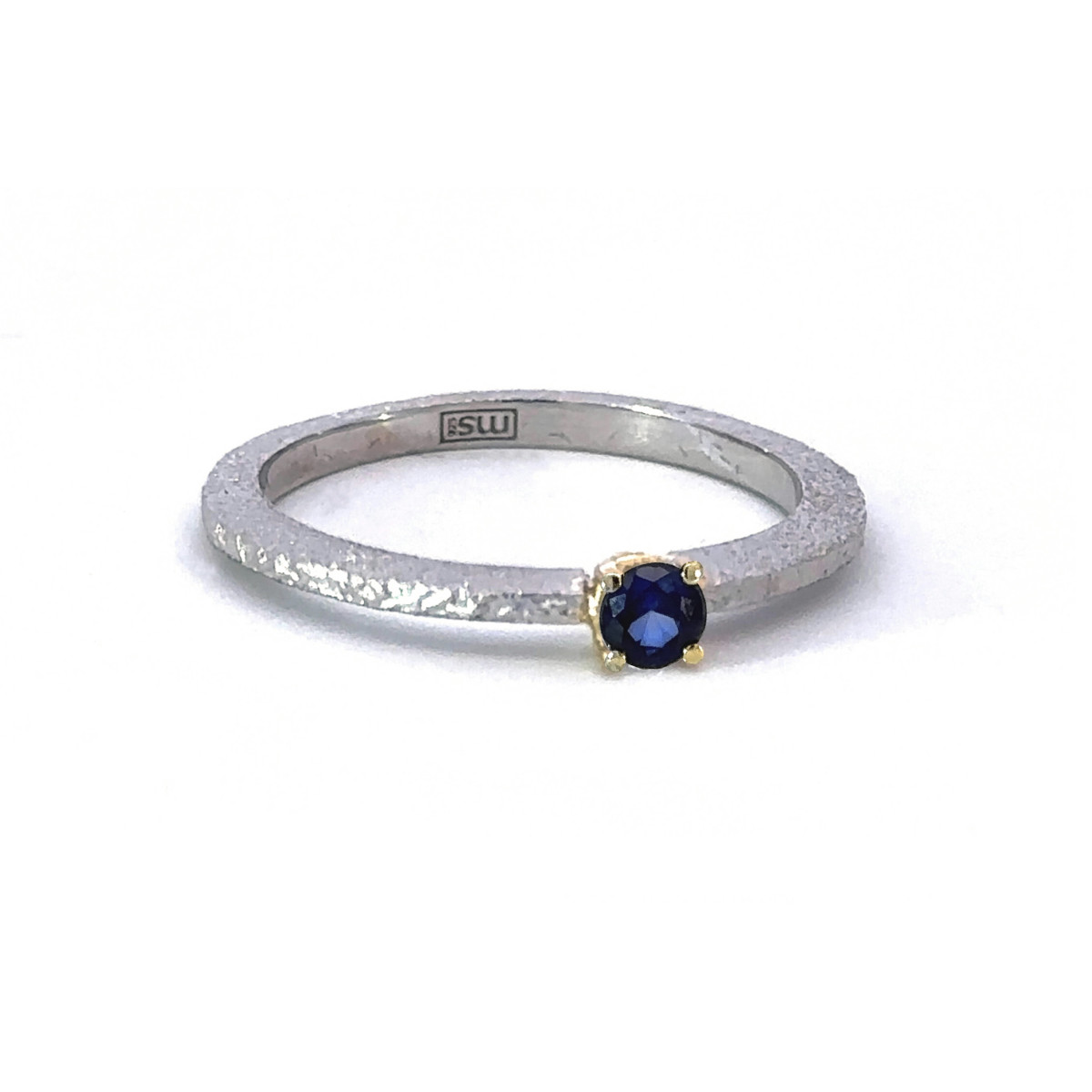 Anillo de plata, oro y zafiro